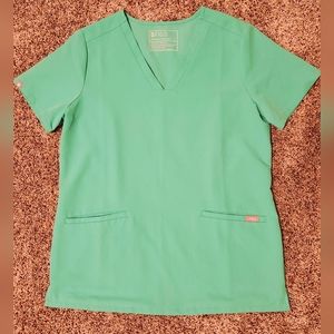 Figs Casma Three-Pocket Scrub Top Surgical Green